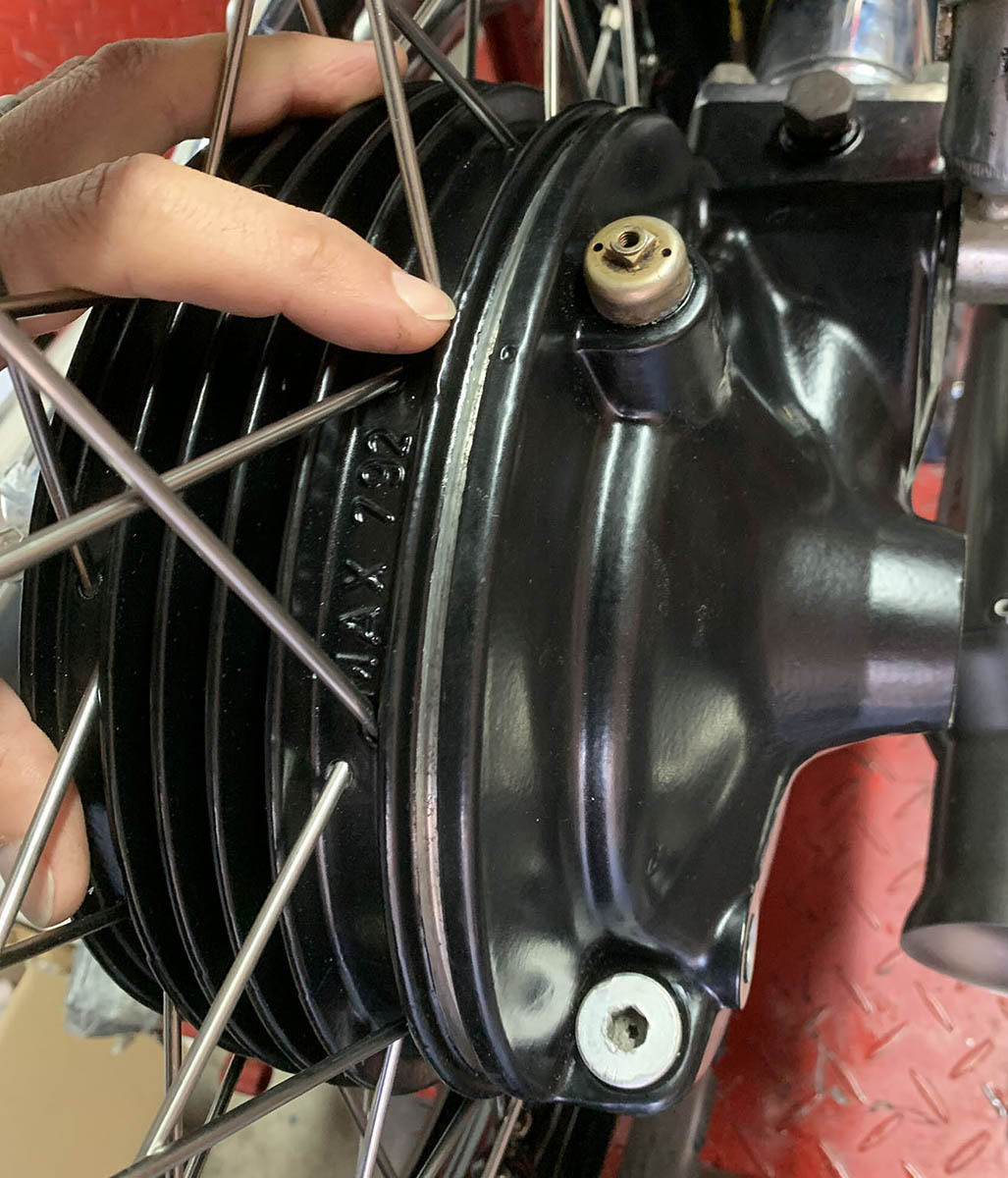 Gap between final drive and wheel hub